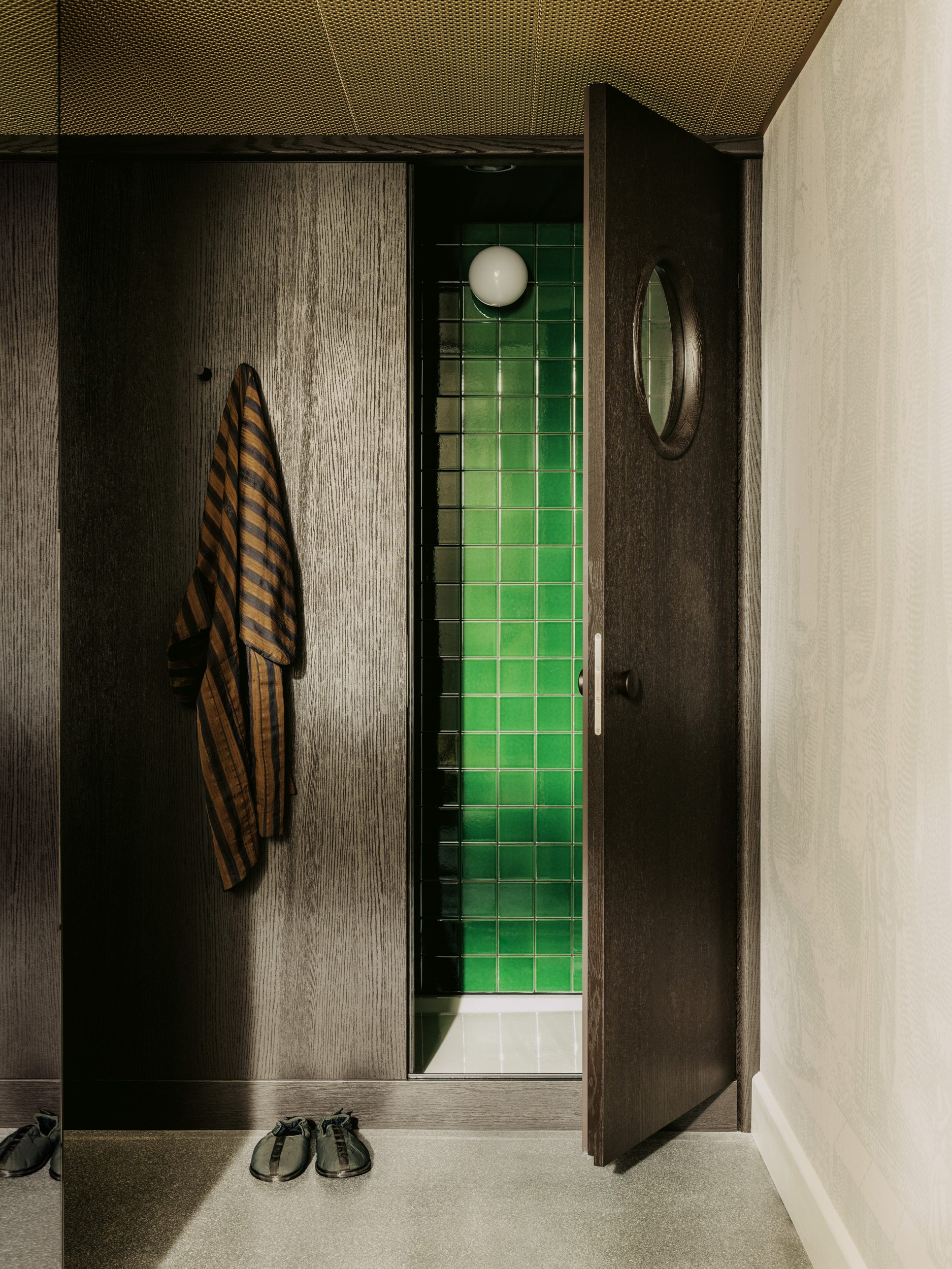 Volkshaus-Basel-Room-Junior-Suite-Shower ©Ro bert Rieger-0996 Volkshaus-Basel-Room-Junior-Suite-Shower ©Ro bert Rieger-0996